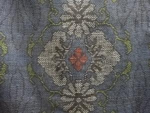 アンティーク　花唐草模様織出し本場泥大島紬着物（5マルキ）